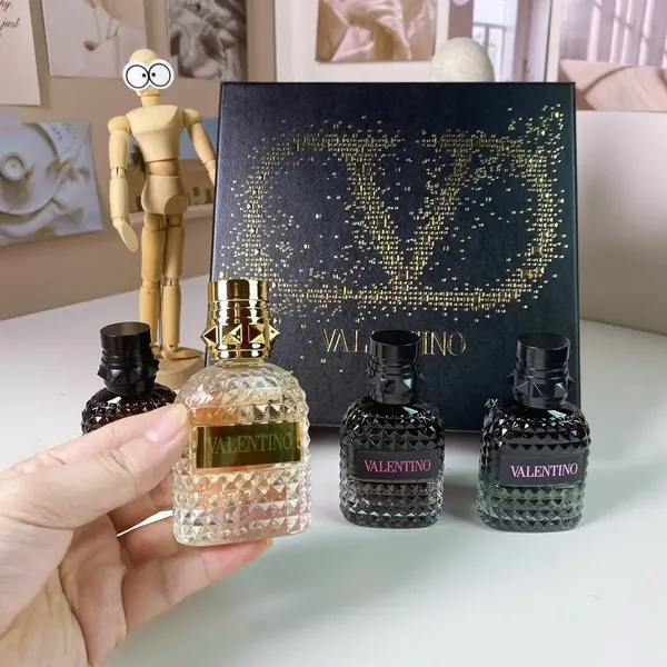 Valentino Rockstud Perfume 4-Piece Sample Set 4