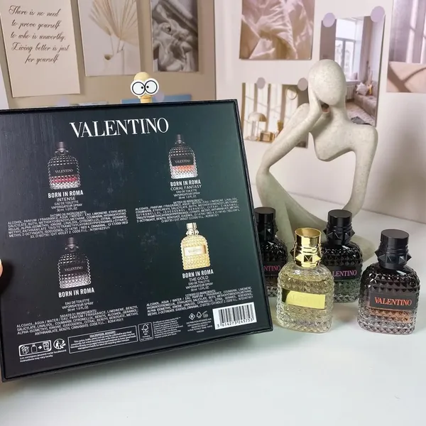 Valentino Rockstud Perfume 4-Piece Sample Set 5
