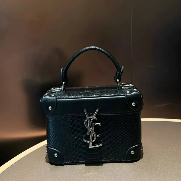 Saint Laurent Shoulder Bag 2
