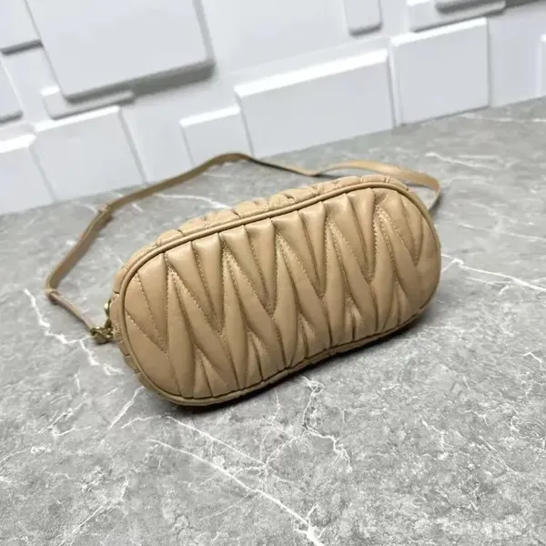Miu Miu Chain Bag [4 styles] 5